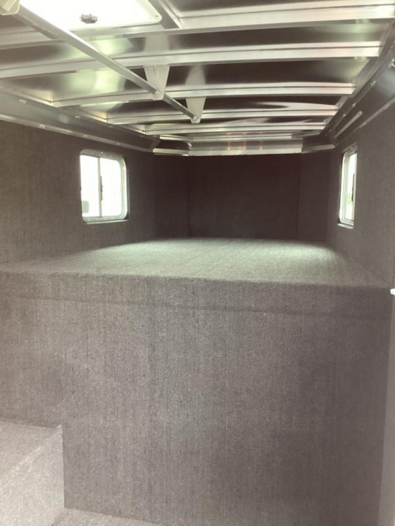 New Featherlite 9600 - Premier Tack - NEW AMAZING SIDE TACK W/ MASSIVE STORAGE.