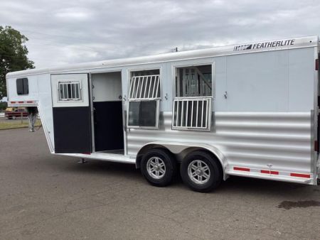 New Featherlite 9600 - Premier Tack - NEW AMAZING SIDE TACK W/ MASSIVE STORAGE.