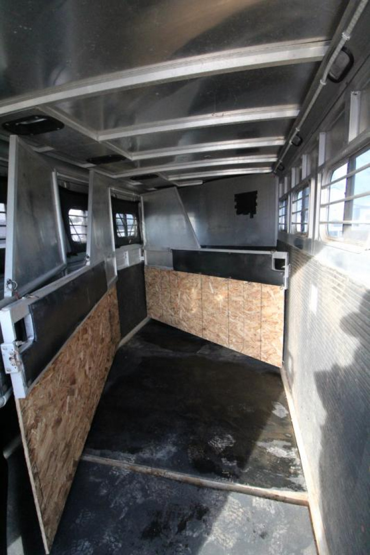 Used 1995 Sundowner GN Weekender 4 Horse Aluminum Trailer