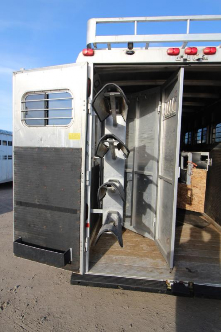 Used 1995 Sundowner GN Weekender 4 Horse Aluminum Trailer