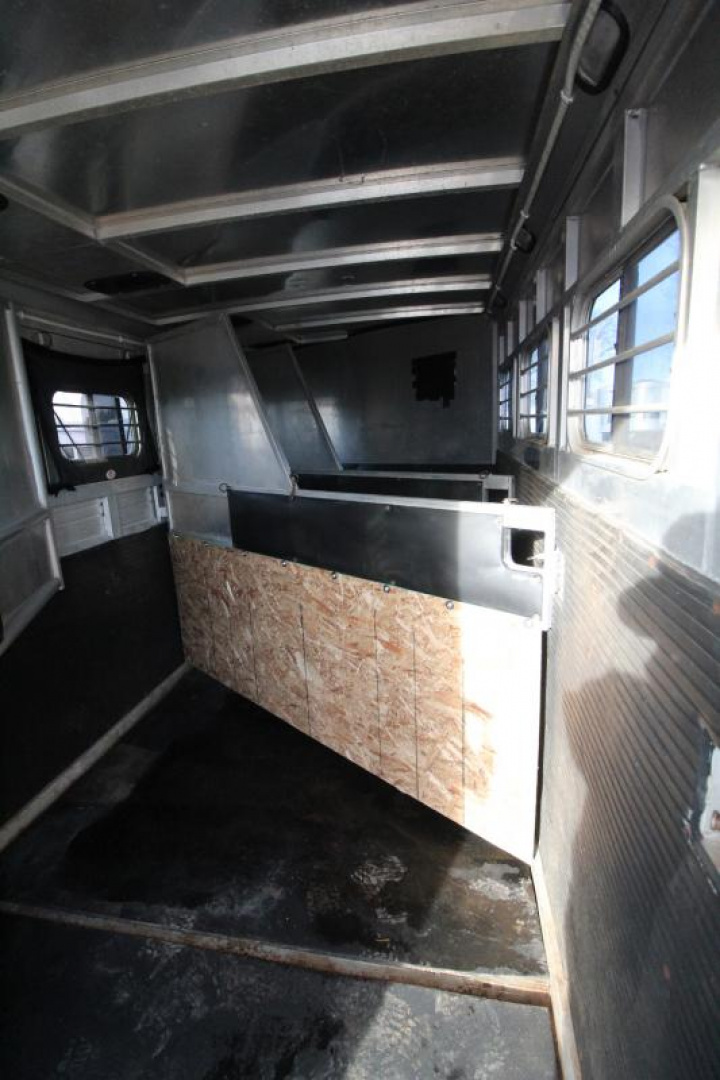 Used 1995 Sundowner GN Weekender 4 Horse Aluminum Trailer