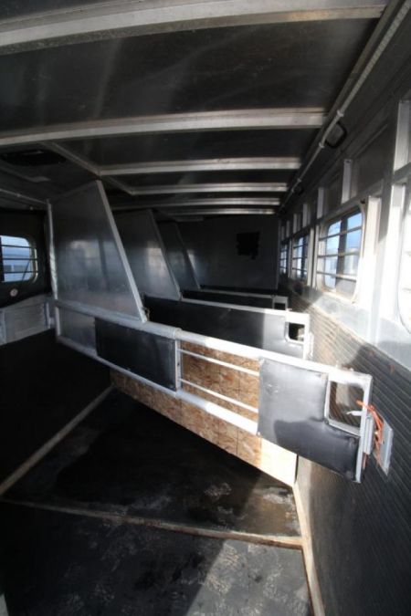 Used 1995 Sundowner GN Weekender 4 Horse Aluminum Trailer