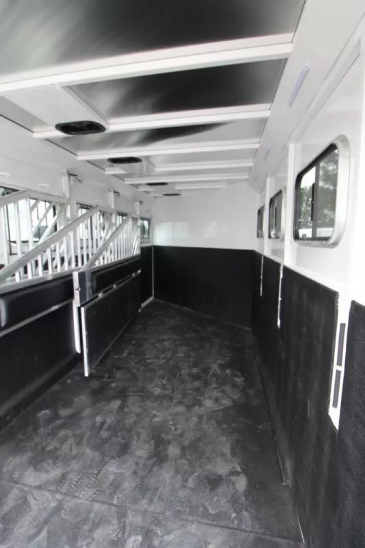 New 2027 Trails West Classic 4 Horse GN- SUPER TACK Horse Trailer