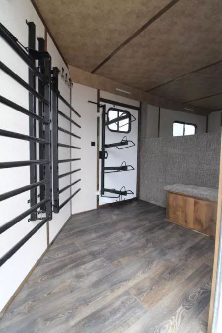 New 2027 Trails West Classic 4 Horse GN- SUPER TACK Horse Trailer