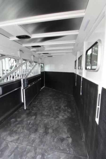New 2027 Trails West Classic 4 Horse GN- SUPER TACK Horse Trailer
