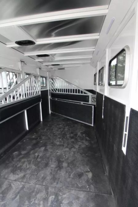 New 2027 Trails West Classic 4 Horse GN- SUPER TACK Horse Trailer