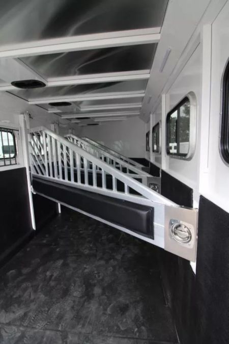 New 2027 Trails West Classic 4 Horse GN- SUPER TACK Horse Trailer