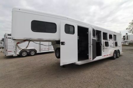 New 2027 Trails West Classic 4 Horse GN- SUPER TACK Horse Trailer