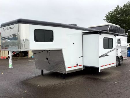 New 2026 Trails West Sierra 13x17 Living Quarters w/ Slide-out - SOLAR!! - Hay Pod - 3 Horse Trailer