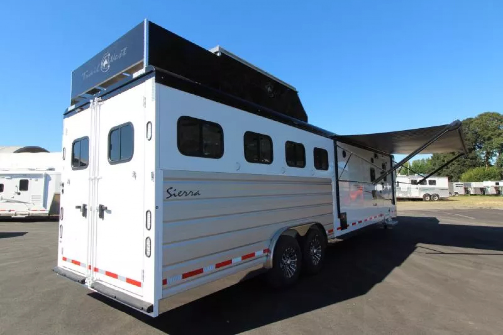 New 2026 Trails West Sierra 13x17 LQ w/Slide - SOLAR - Portable Gen Ready /w Hay Pod - Oven & more!- Escape Door - 4 Horse Trailer