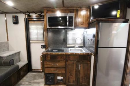 New 2026 Trails West Sierra 13x17 LQ w/Slide - SOLAR - Portable Gen Ready /w Hay Pod - Oven & more!- Escape Door - 4 Horse Trailer