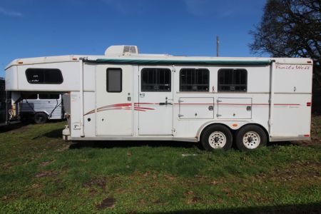 Used 1999 Trails West GN 3 Horse Trailer - Rear Tack - Large Dressing Room - Mangers - Escape Door