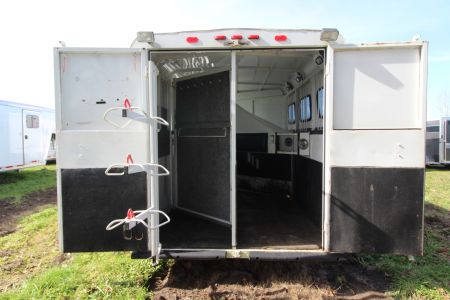 Used 1999 Trails West GN 3 Horse Trailer - Rear Tack - Large Dressing Room - Mangers - Escape Door