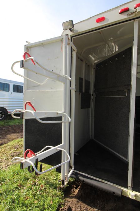 Used 1999 Trails West GN 3 Horse Trailer - Rear Tack - Large Dressing Room - Mangers - Escape Door