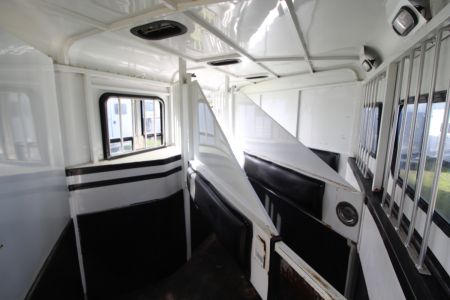 Used 1999 Trails West GN 3 Horse Trailer - Rear Tack - Large Dressing Room - Mangers - Escape Door