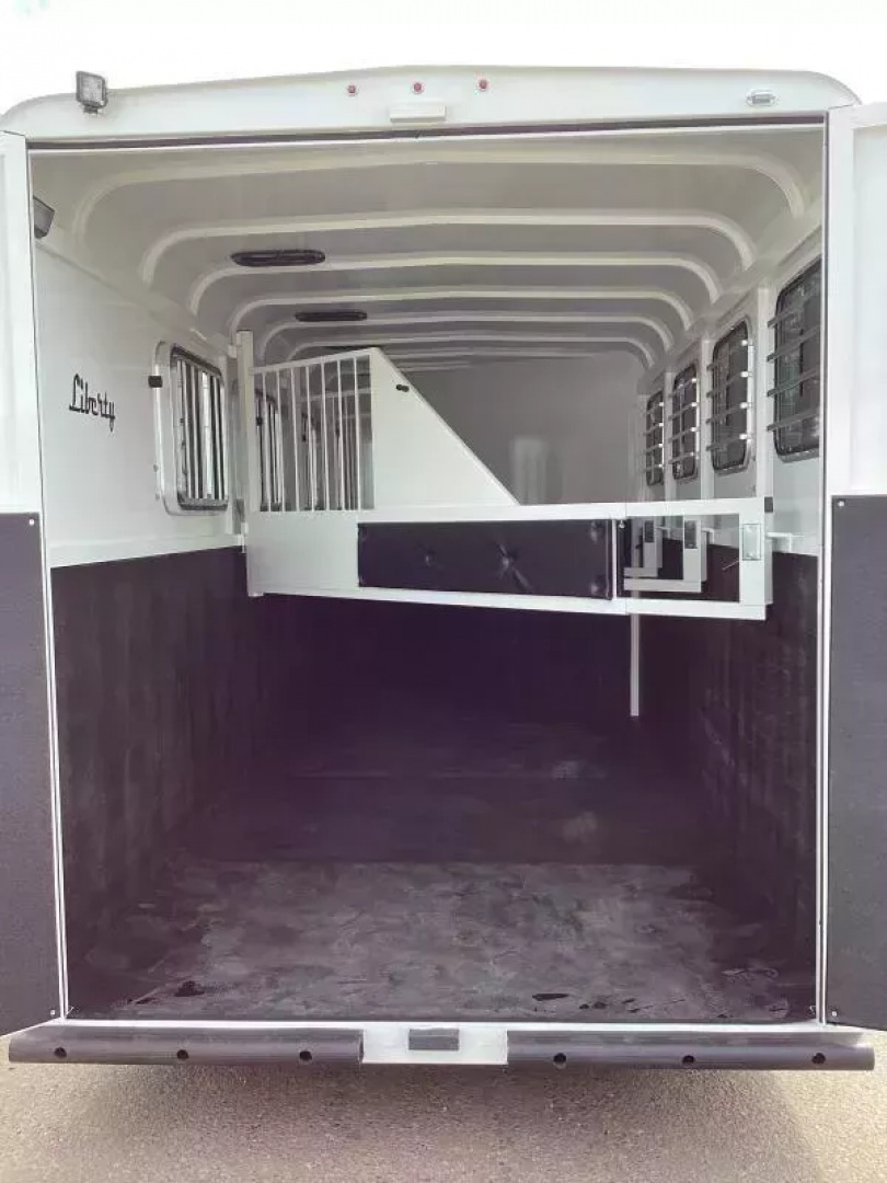 New 2026 Thuro-Bilt Liberty 7'6" Tall-4 Horse Trailer-Adjustable Dividers-1' Added Length Horse Trailer
