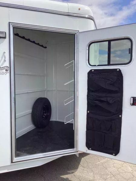 New 2026 Thuro-Bilt Liberty 7'6" Tall-4 Horse Trailer-Adjustable Dividers-1' Added Length Horse Trailer