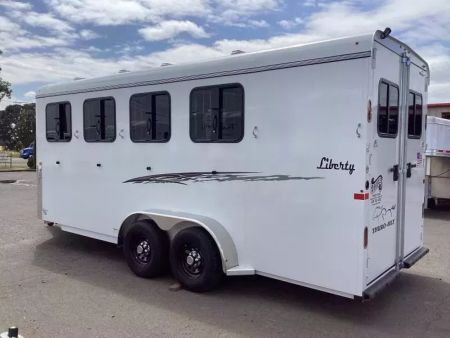 New 2026 Thuro-Bilt Liberty 7'6" Tall-4 Horse Trailer-Adjustable Dividers-1' Added Length Horse Trailer