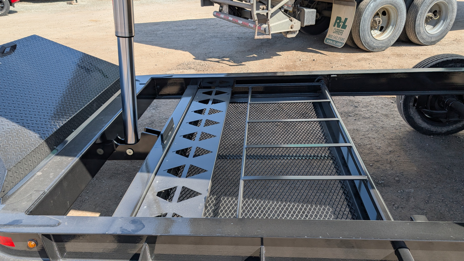 New 2026 Belmont 6'10" x 16 HD DLX Lo Pro Hydraulic Equipment Dump w/ 3 Way Gate