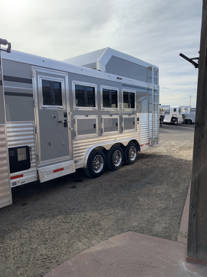 New 2026 SMC L8416SSRBT Horse Trailer