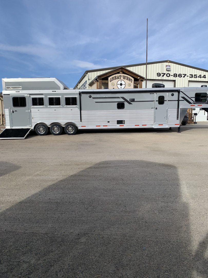 New 2026 SMC L8416SSRBT Horse Trailer