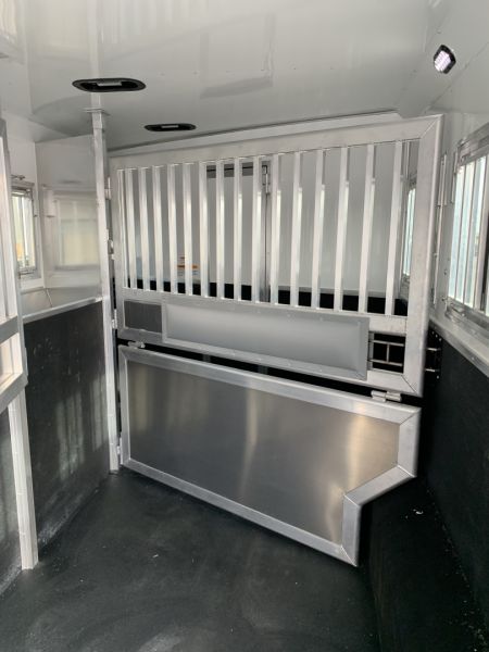 New 2026 SMC L8416SSRBT Horse Trailer