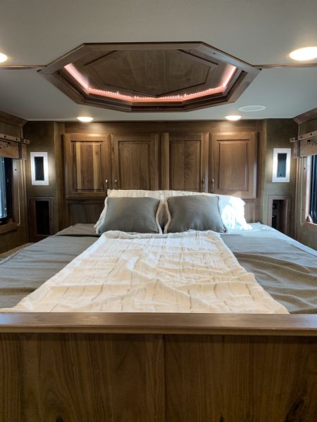 New 2026 SMC L8416SSRBT Horse Trailer